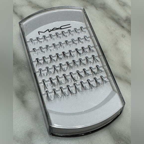 Mac “30 Artiste Lash,” Eyelash Extensions - Picture 1 of 4
